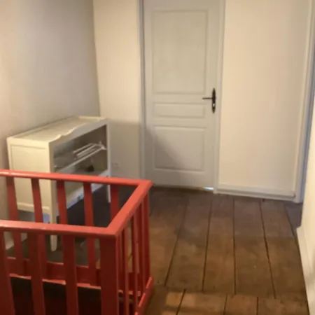 Hébergement de vacances Joli Avec Vue Sur Le Château