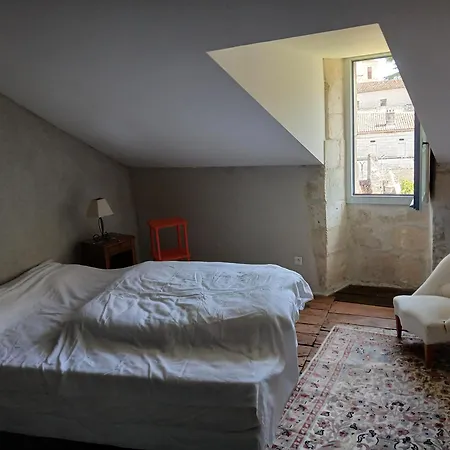 Joli Avec Vue Sur Le Chateau * Bourdeilles