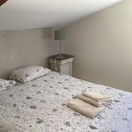 Joli Avec Vue Sur Le Chateau * Bourdeilles