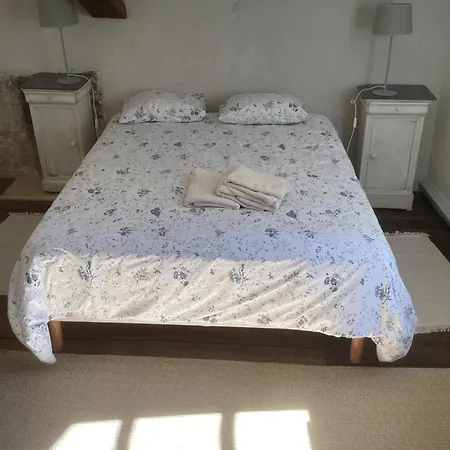 Joli Avec Vue Sur Le Château Bourdeilles